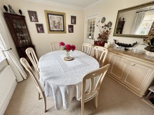 Dining room- click for photo gallery
